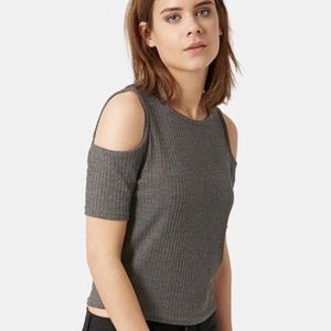 2 for $20 🔥Topshop cold shoulder top